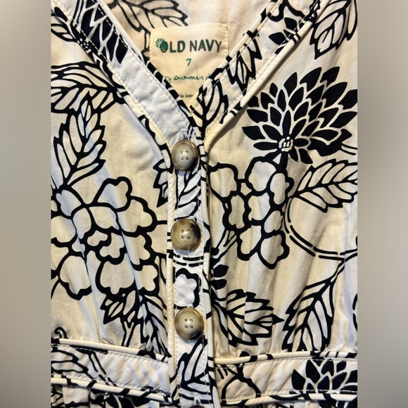 NWOT OLD NAVY FLOWER CREAM & BLACK LITTLE GIRL DRESS - Picture 2 of 6